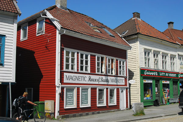 Magnetic House of Beauty, Bergen