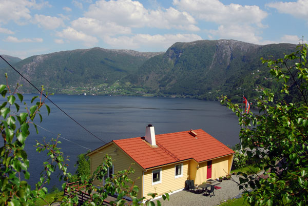 House overlooking Veafjorden