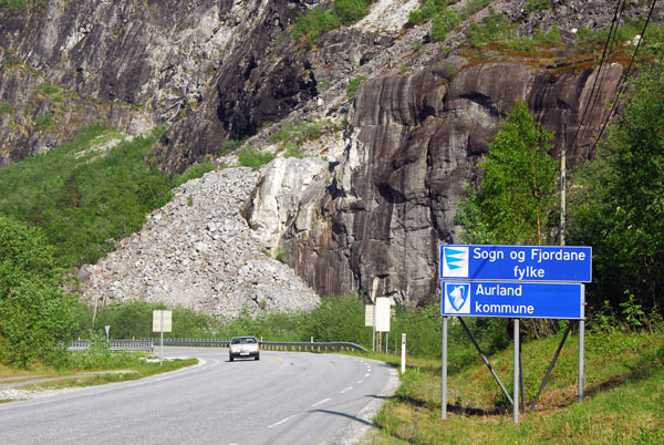 Entering Aurland district on the E16