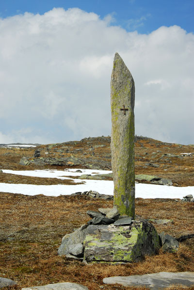 Stone monument, Mefjellet