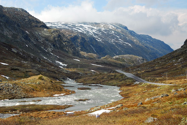 Along Sognefjell road descending towards Lom