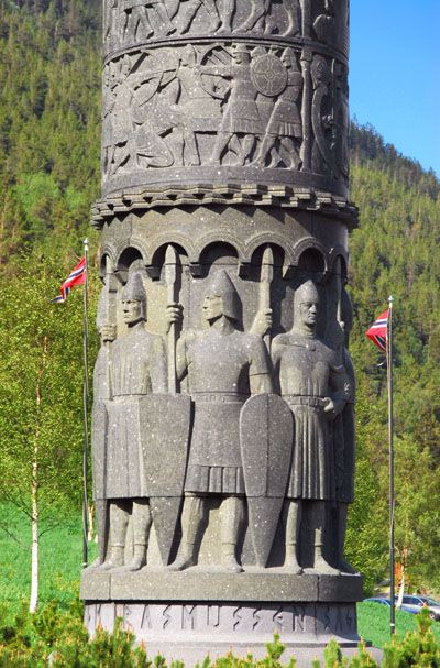 Represents Norwegian history 872-1814