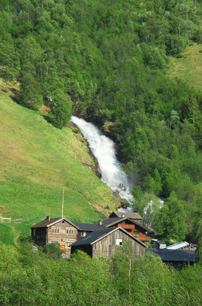 Waterfall near Risheim, Bverdalen