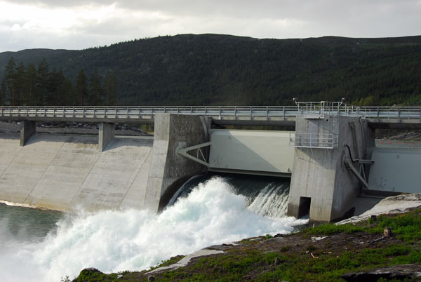 Heggebottvatnet Dam, vre Otta River