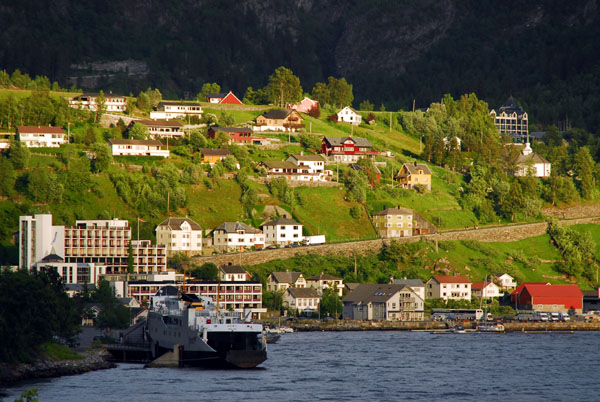 Car ferry terminal and lower town of Gerainger