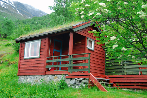 Huts like this are much less expensive alternatives to hotels, but still a step above tents