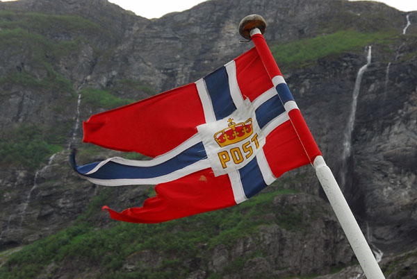 Norwegian Post flag on the M/F Bolsy