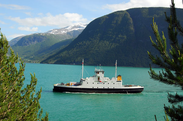 Norddalsfjorden ferry between Linge and Eidsdal