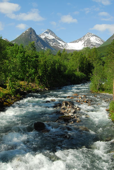 White water river, Norddal