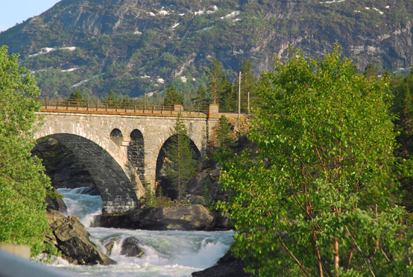 Railroad bridge crossing the Rauma at Bjnnekleiv