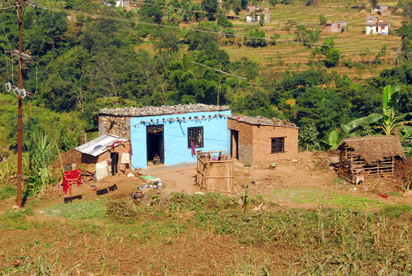 Small house along the Prithvi Highway, Tanahu Province