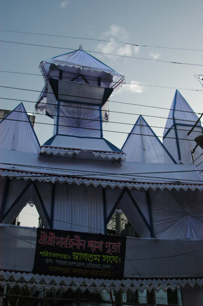 Gateway to Hindu Street during Diwali