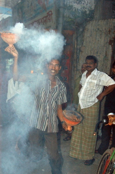Incense burning at the Hindu Street festival, Shankharia Bazar