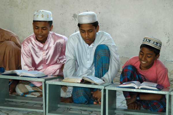 Boys reciting the Koran in a Dhaka medrassa