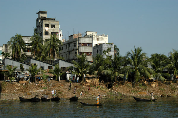 The left bank of the Buriganga River downstream from Sadar Ghat