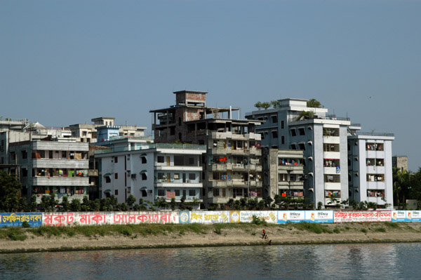 Riverside Dhaka-Faridabad, just prior to the Bangladesh-China Friendship Bridge over the Buriganga