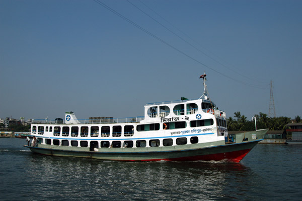 Medium-sized ferry headed to Dhaka