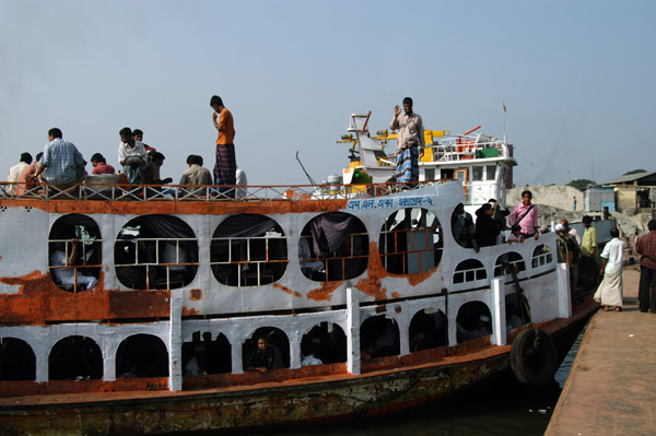 Leaving our ship at Fatulla after a short 45 minute cruise down the Buriganga River from Sandar Ghat
