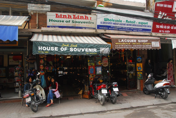 Souvenir shops, Pho Ta Hien, Old Quarter, Hanoi