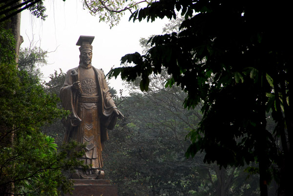 Vietnamese Emperor Ly Thai To (974-1028) established the capital in Hanoi