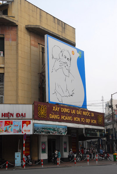 Ho Chi Minh holding a baby, Trang Tien Plaza, Hanoi