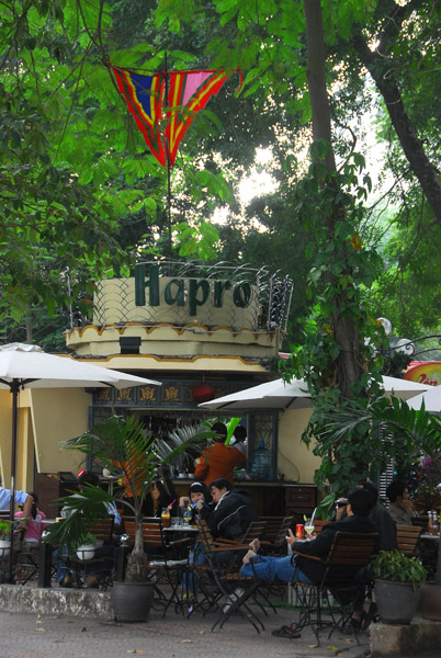 Hapro Cafe, Pho Le Thai To, SW corner of lake