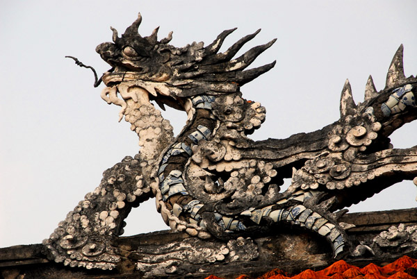 Detail of a dragon on the roof of the Ceremonial Hall, Temple of Literature, Hanoi