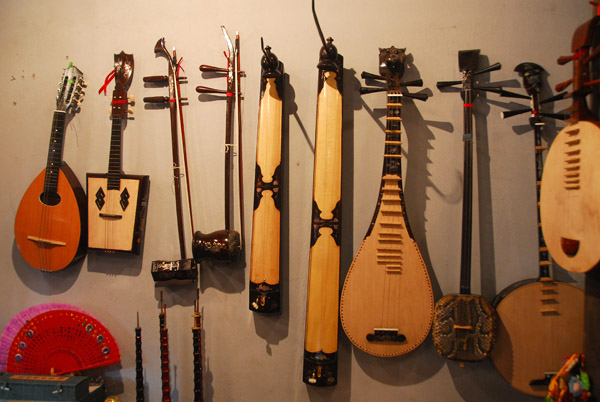 Traditional Vietnamese stringed instruments, Temple of Literature, Hanoi