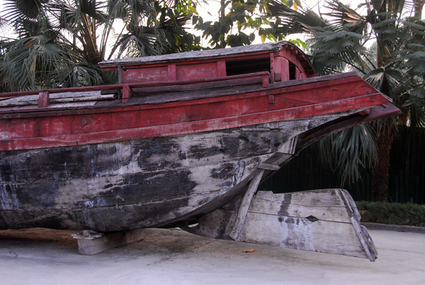 Wooden boat, Vietnam Museum of Ethnology