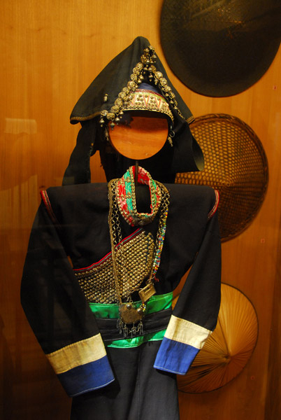 Lao Cai woman's outfit