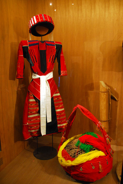 Women's garments, Pa Then Ha Giang