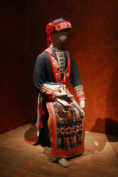 Traditional women's clothing