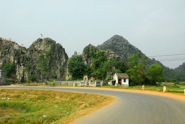 The road to Hoa Lu, which was the capital of Vietnam ca 968-1009