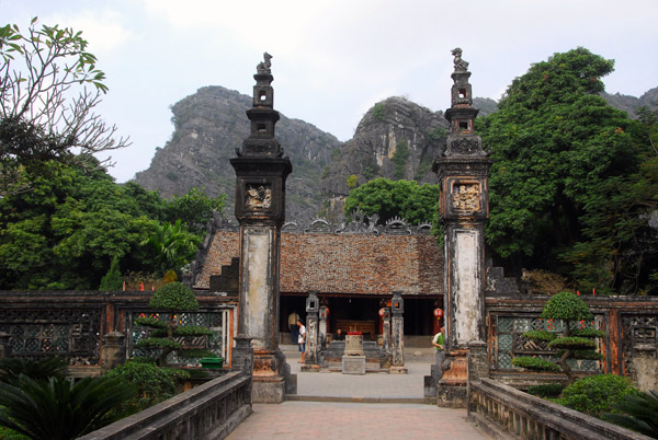 Hoa Lu - Dinh Tien Hoang temple