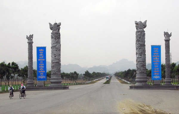 Gateway to Tam Coc, Ninh Binh