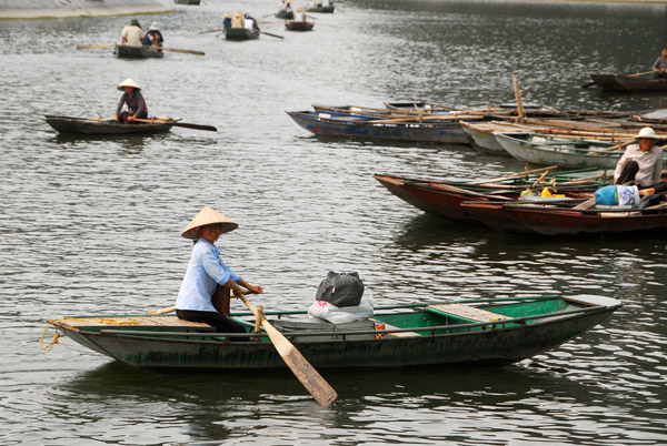 Row boat, Tam Coc (Ninh Binh)