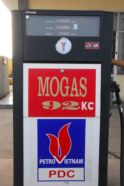 Gas pump, Vietnam 1300 dong/liter