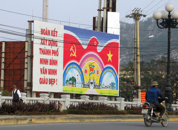 Communist billboard in Ninh Binh City