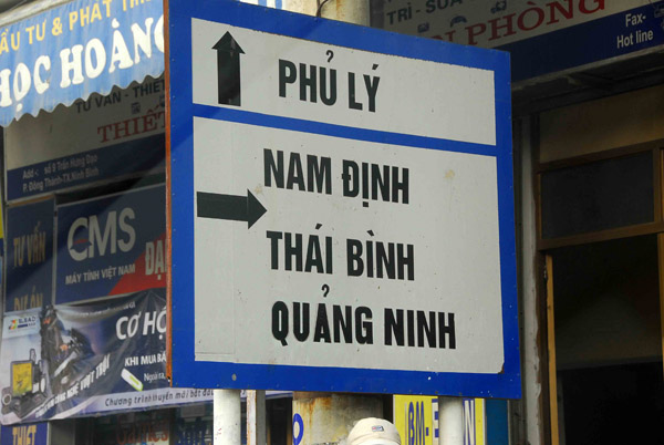 Right turn on Route 10 from Ninh Binh to Haiphong via Nam Dinh and Thai Binh