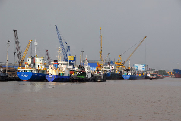 Port of Haiphong - Hai Nam 27 and Ngan Ha 45