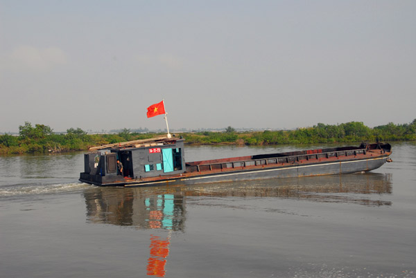 Coastal freighter, Bach Dang River