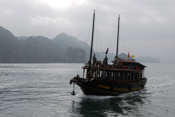 Trinh Vu 19 on a Halong Bay cruise from Ben Beo Harbor, Cat Ba Island