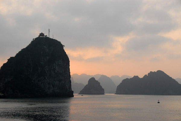 Soi Sim Island at sunset, Halong Bay