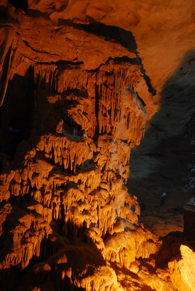 Hang Sung Sot Cave