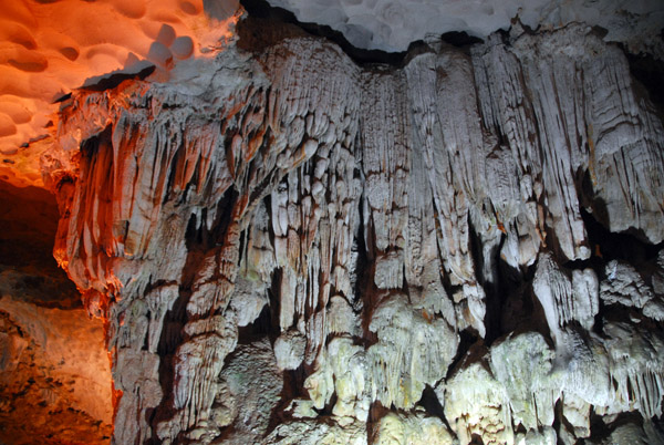 Hang Sung Sot Cave, Halong Bay