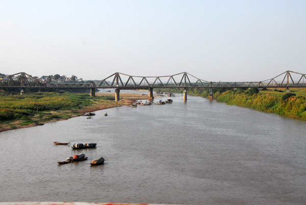 Red River and the Long Bien Bridge, Hanoi, Vietnam