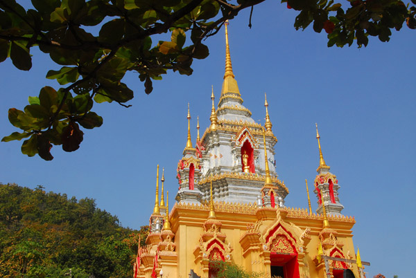 New temple at Mae Klang Waterfall