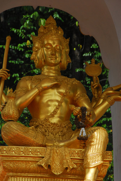 Temple interior, Mae Klang