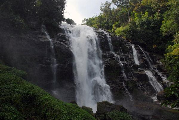 Wachirathan Waterfall ( Vachiratharn) Doi Inthanon National Park