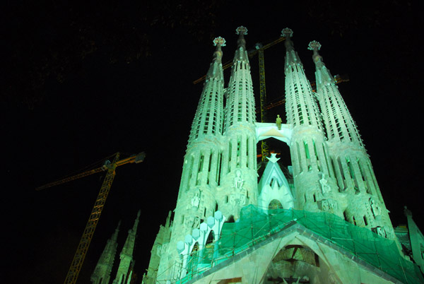 Sagrada Famlia illuminated at night